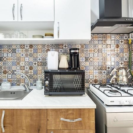 Lovely Flat Near Shore And Trendy Spots In Kadikoy Истанбул Екстериор снимка