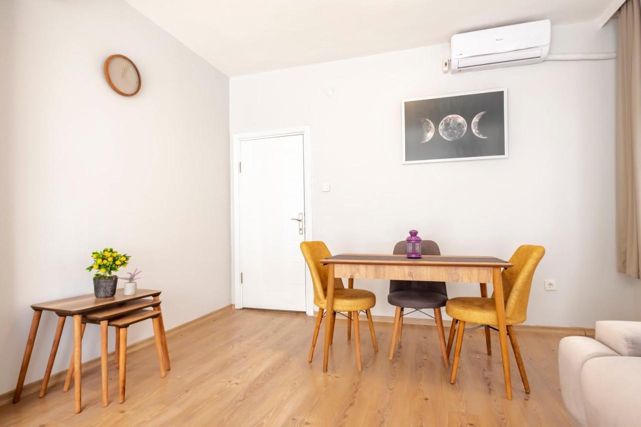 Lovely Flat Near Shore And Trendy Spots In Kadikoy Истанбул Екстериор снимка