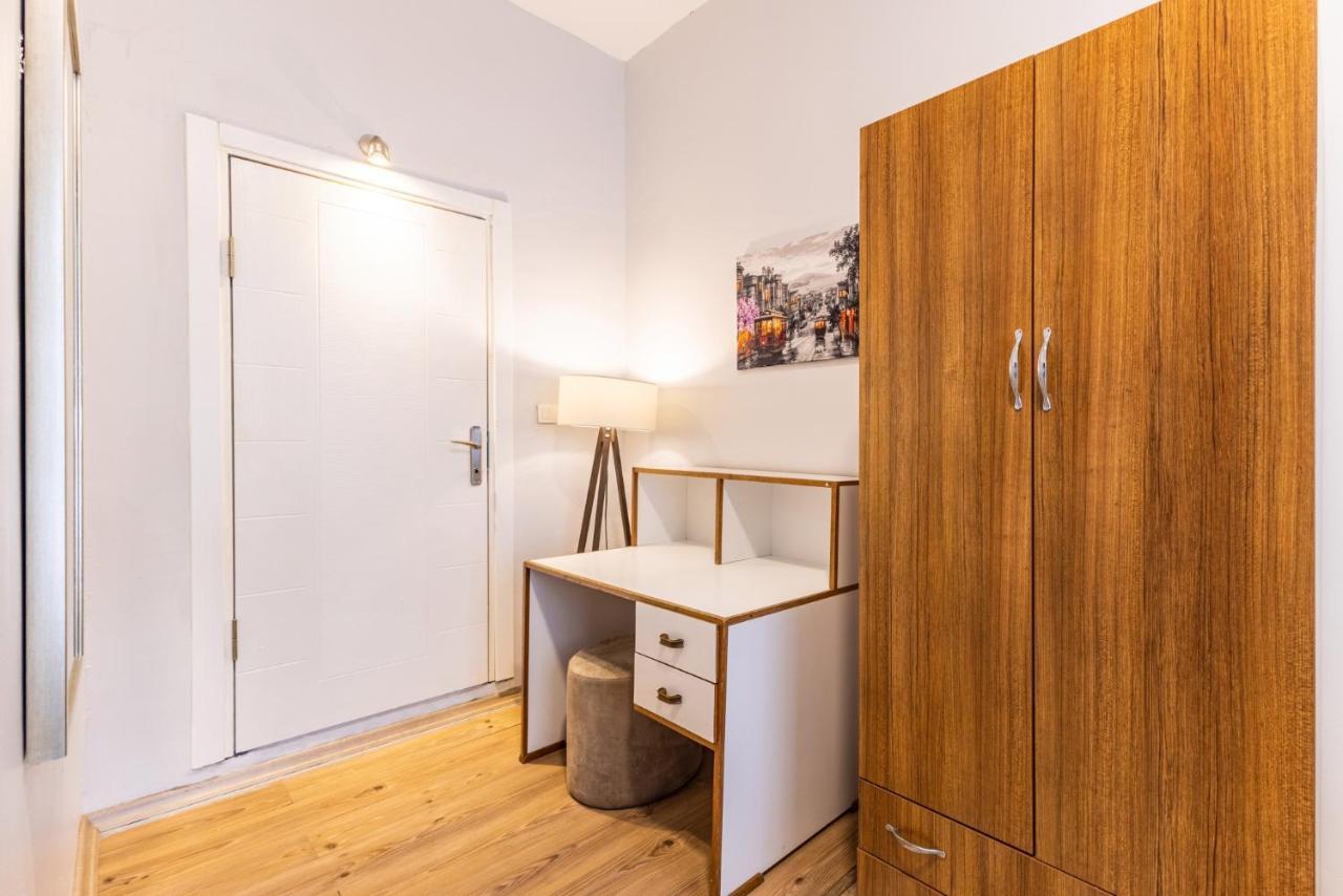 Lovely Flat Near Shore And Trendy Spots In Kadikoy Истанбул Екстериор снимка