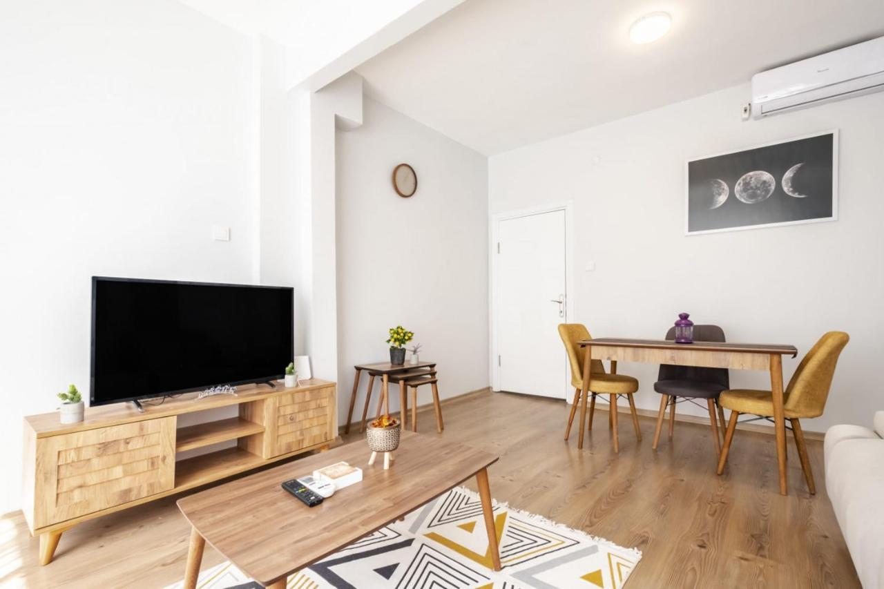 Lovely Flat Near Shore And Trendy Spots In Kadikoy Истанбул Екстериор снимка